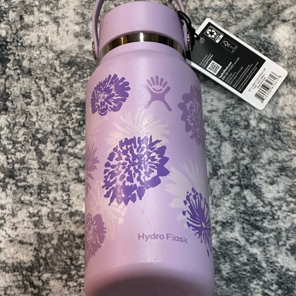 Hydro Flask Purple Dining Water Bottle - Picture 1 of 3